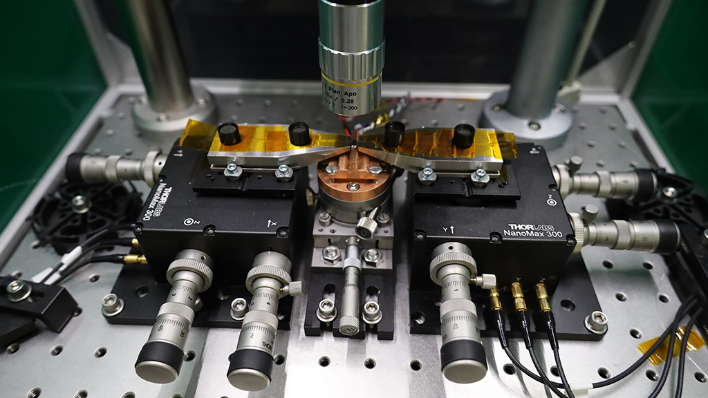 Photonic Microcombs